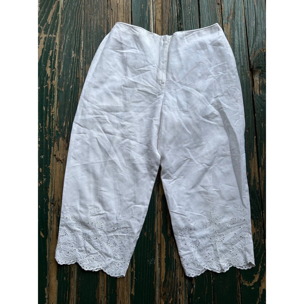 Larry Levine White Linen Eyelet Embroidered Cropped Pants Scallop Hem Size 10